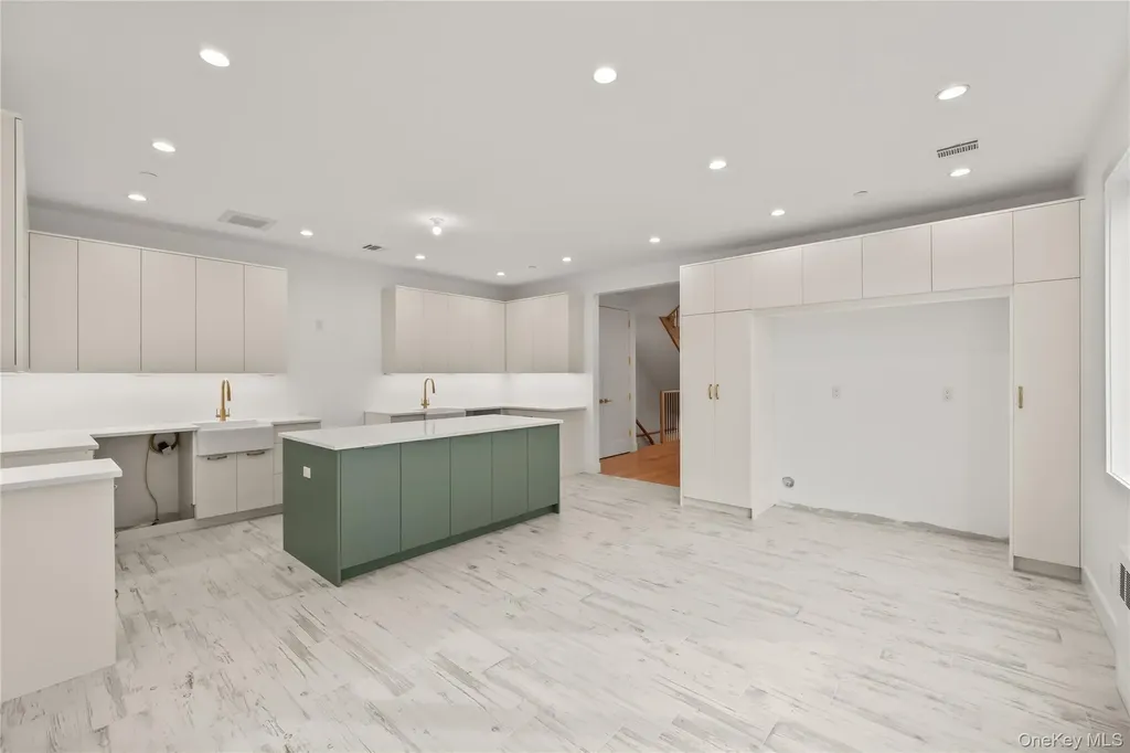 23 Singer Avenue Spring Valley NY 10977