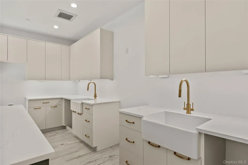 23 Singer Avenue Spring Valley NY 10977