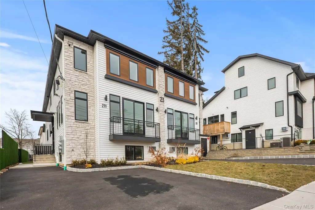 23 Singer Avenue Spring Valley NY 10977