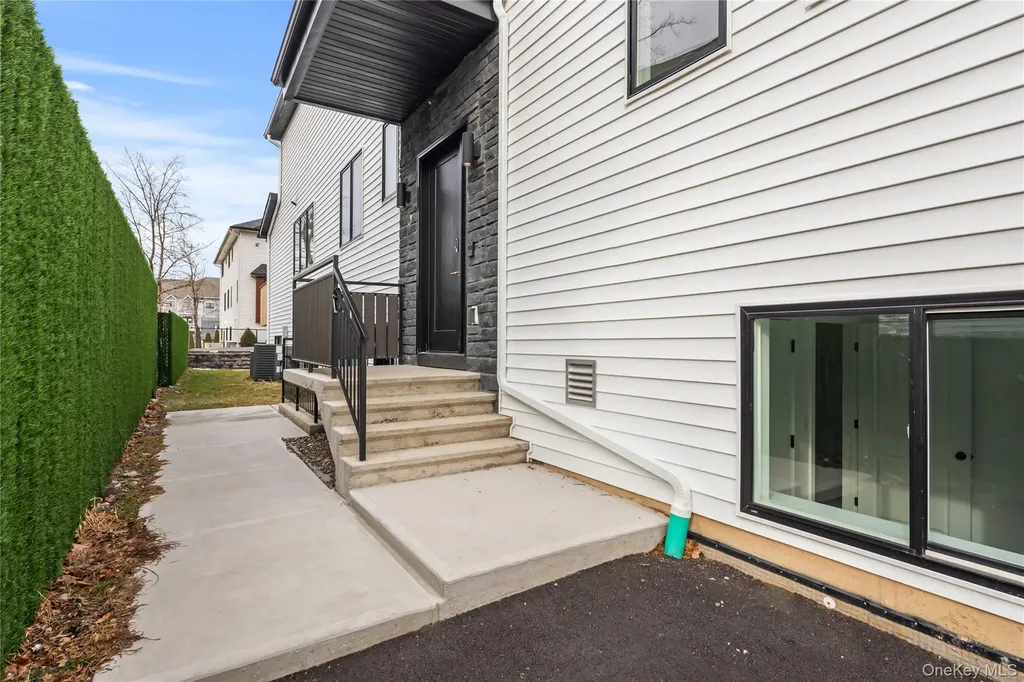 23 Singer Avenue Spring Valley NY 10977