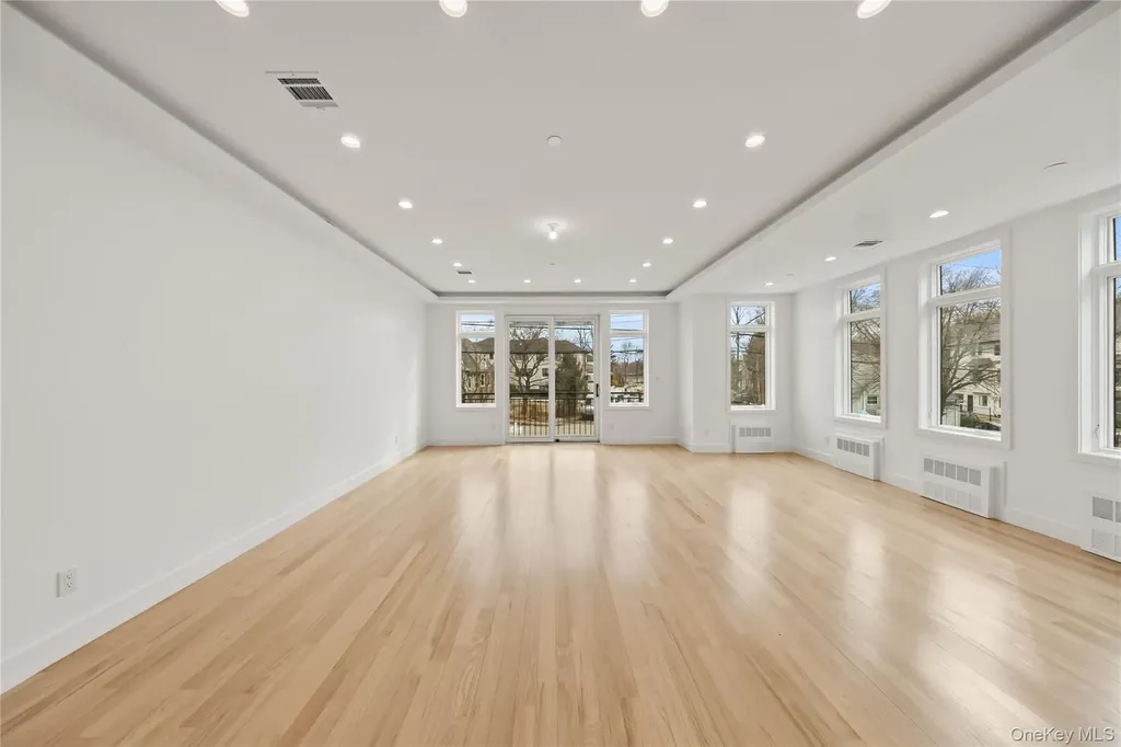 23 Singer Avenue Spring Valley NY 10977