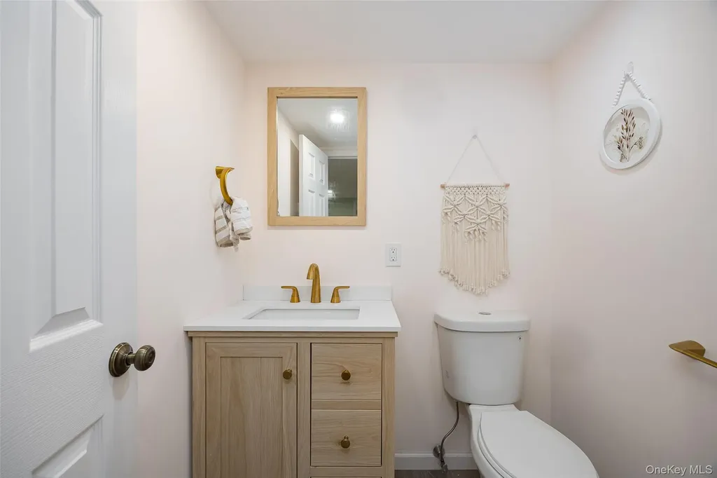 12 Valley View Road Hyde Park NY 12538