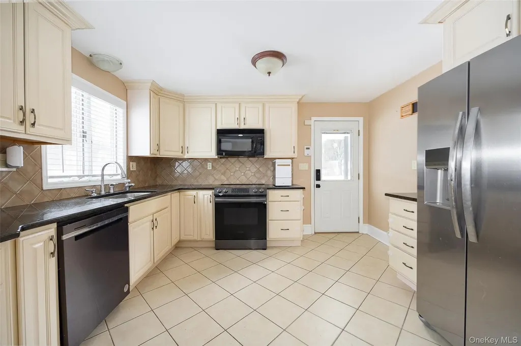 12 Valley View Road Hyde Park NY 12538