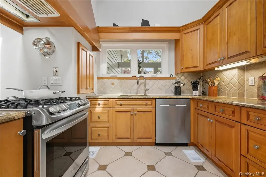 92 Suffolk Road Massapequa NY 11758