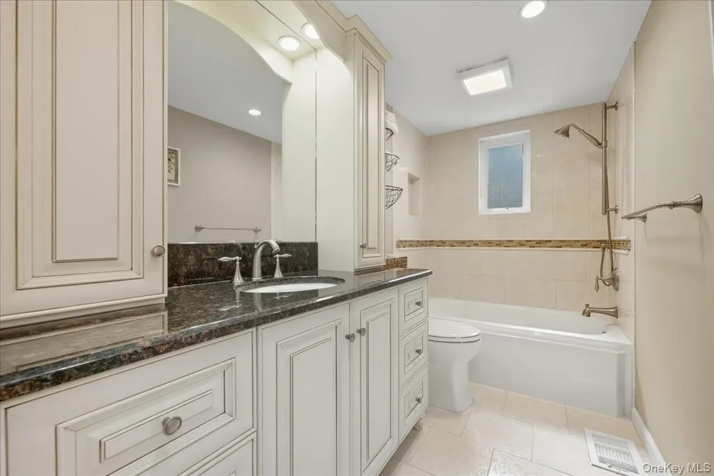 92 Suffolk Road Massapequa NY 11758