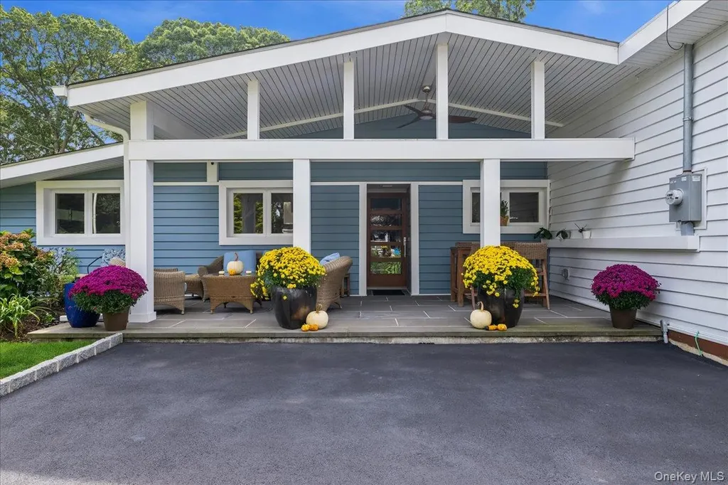92 Suffolk Road Massapequa NY 11758