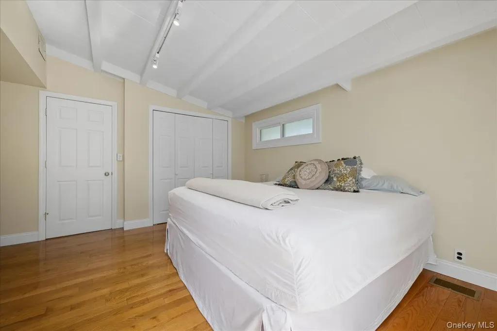 92 Suffolk Road Massapequa NY 11758