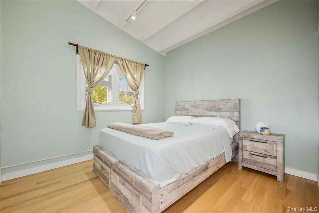 92 Suffolk Road Massapequa NY 11758