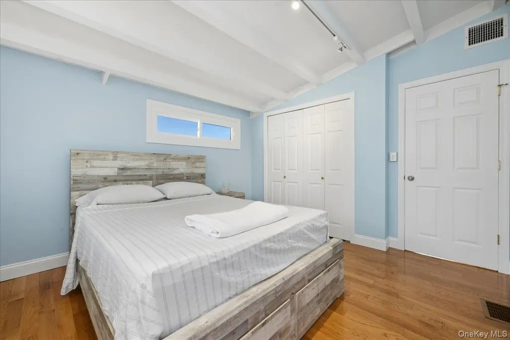 92 Suffolk Road Massapequa NY 11758