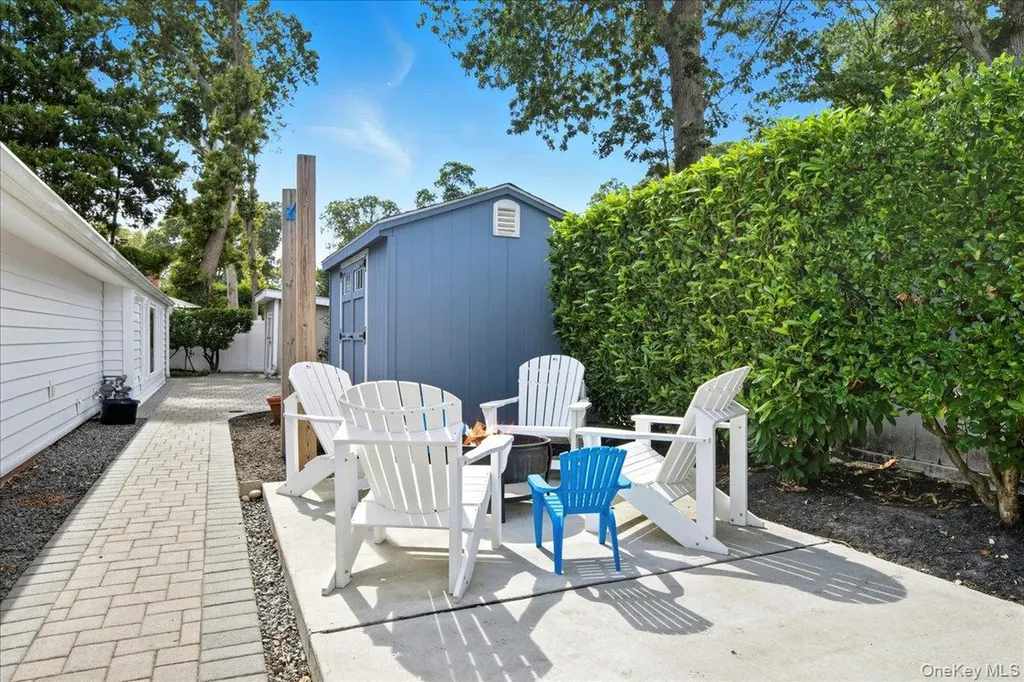 92 Suffolk Road Massapequa NY 11758