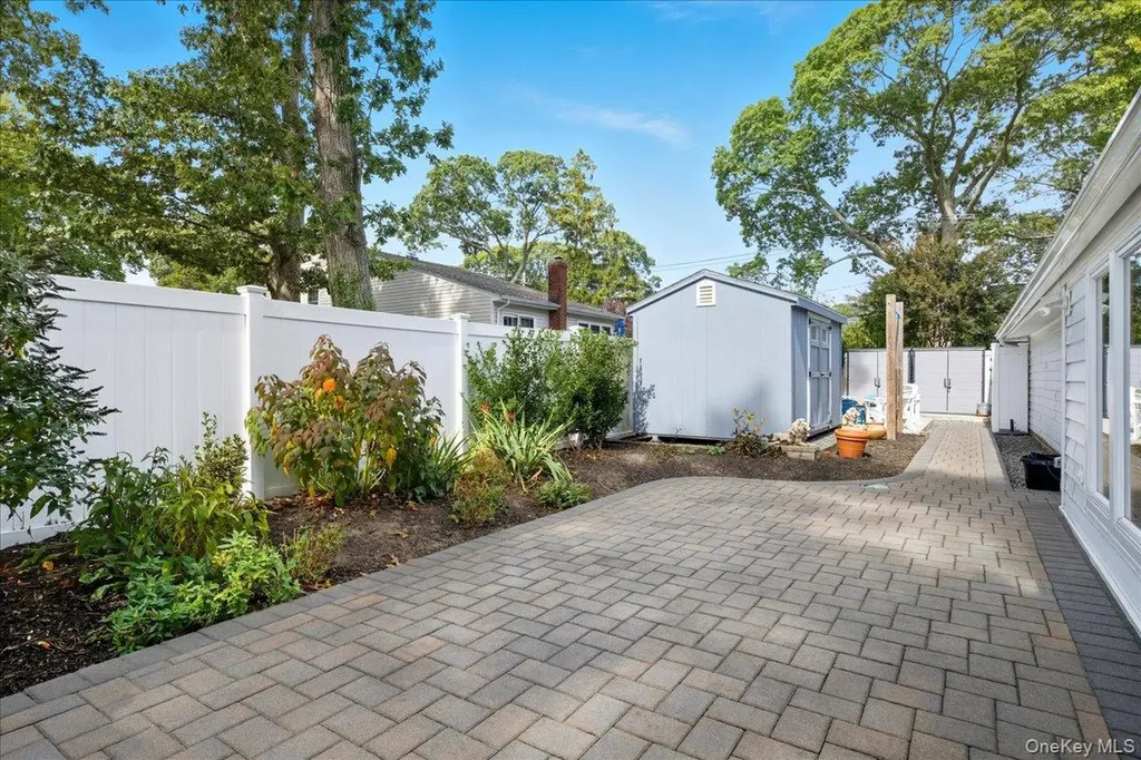 92 Suffolk Road Massapequa NY 11758