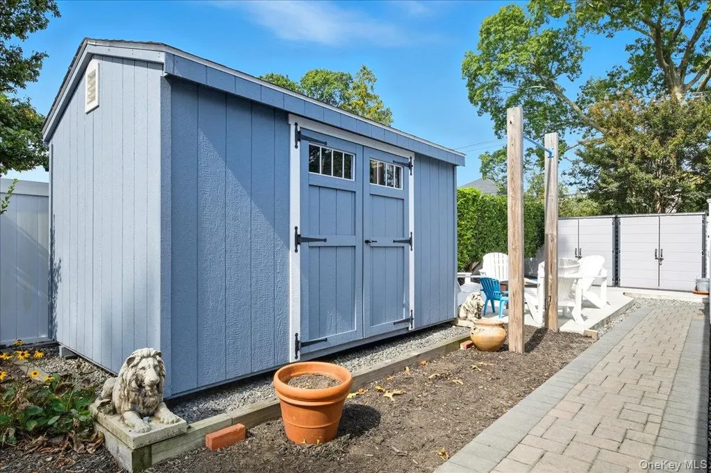 92 Suffolk Road Massapequa NY 11758