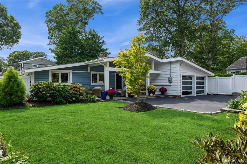 92 Suffolk Road Massapequa NY 11758