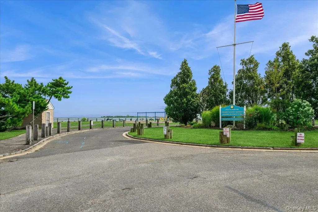 92 Suffolk Road Massapequa NY 11758