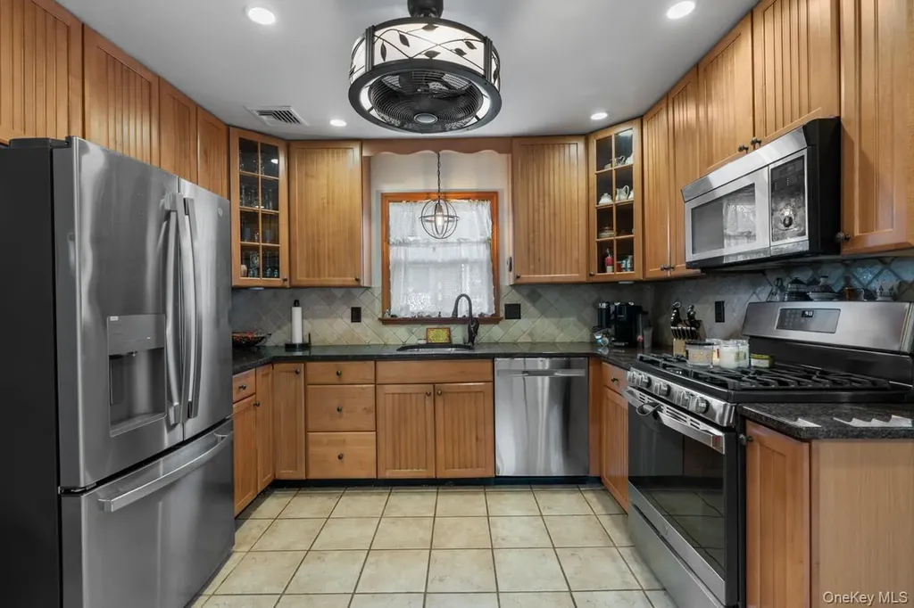 931 Mckinley Street Peekskill NY 10566