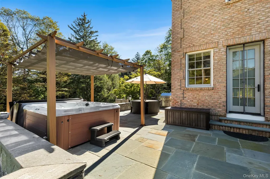 2 Heathcote Drive Mount Kisco NY 10549