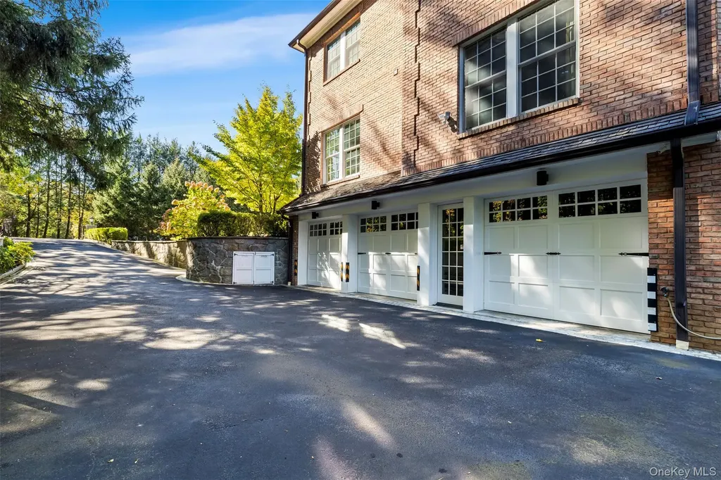 2 Heathcote Drive Mount Kisco NY 10549
