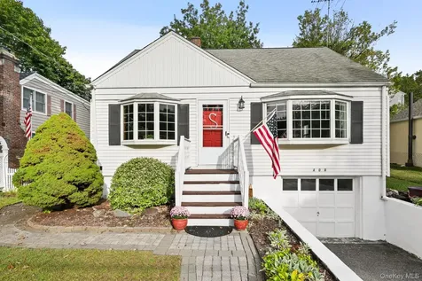 404 Manhattan Avenue Hawthorne NY 10532