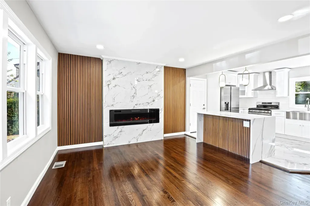 24 Laura Drive Centereach NY 11720