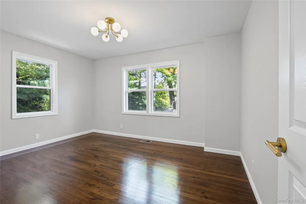 24 Laura Drive Centereach NY 11720