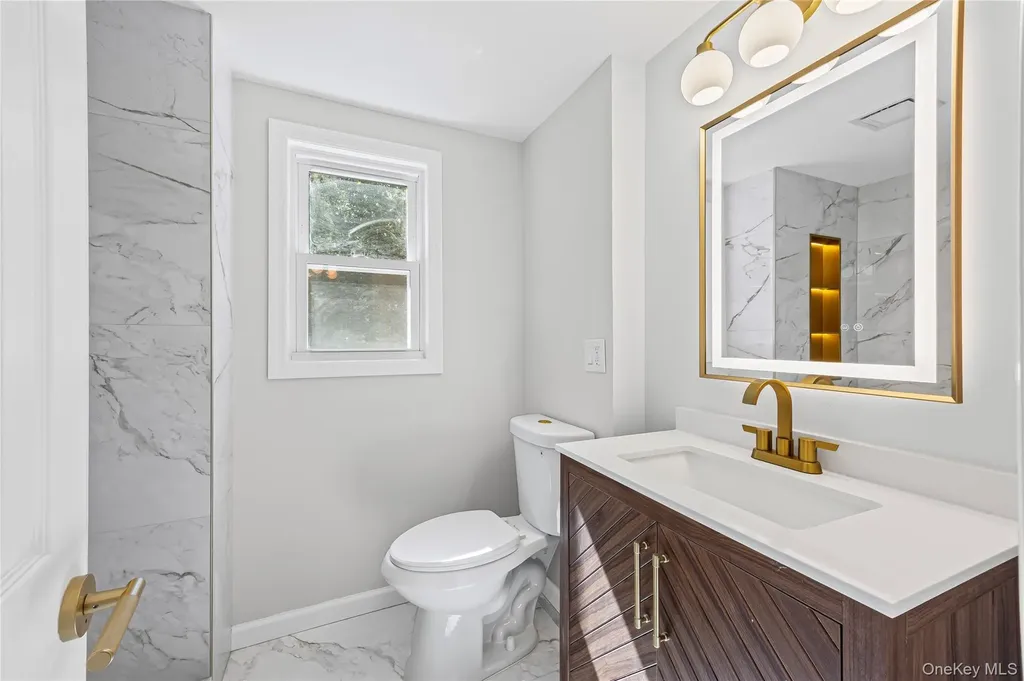 24 Laura Drive Centereach NY 11720