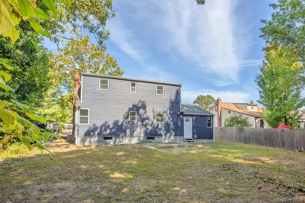 24 Laura Drive Centereach NY 11720