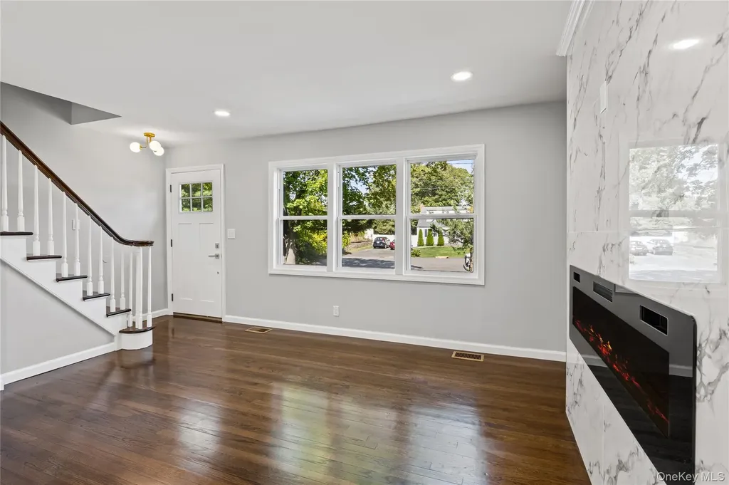 24 Laura Drive Centereach NY 11720