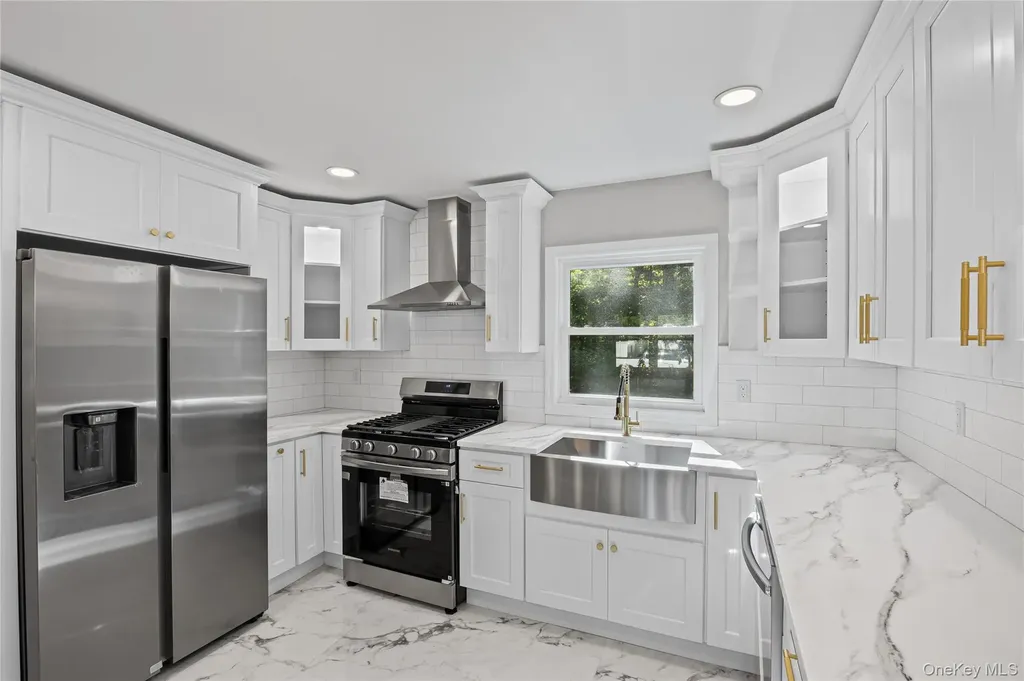 24 Laura Drive Centereach NY 11720