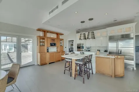 19 Dune Road East Quogue NY 11942