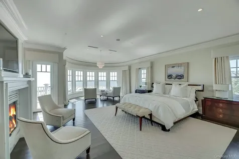 19 Dune Road East Quogue NY 11942