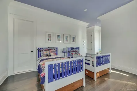 19 Dune Road East Quogue NY 11942