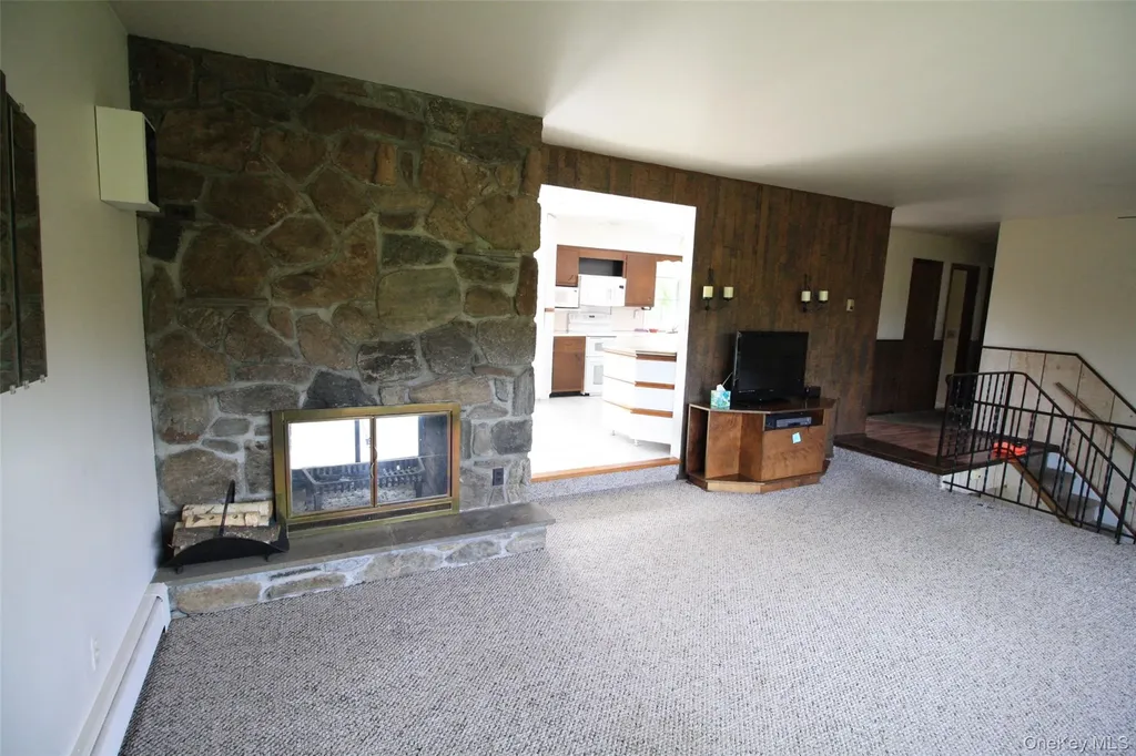 395 Mooney Hill Road Patterson NY 12563
