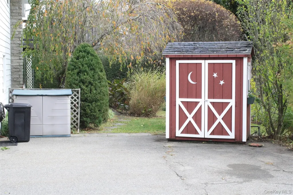 395 Mooney Hill Road Patterson NY 12563