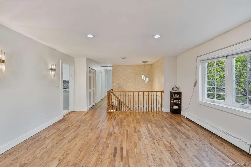 15 Fairway Oval Spring Valley NY 10977