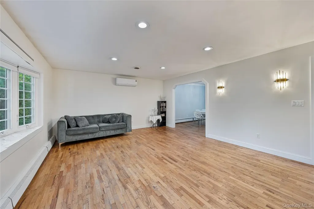 15 Fairway Oval Spring Valley NY 10977