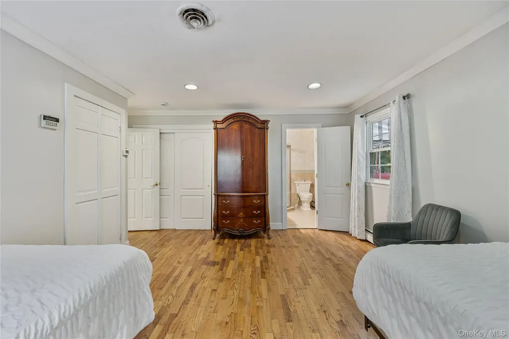 15 Fairway Oval Spring Valley NY 10977