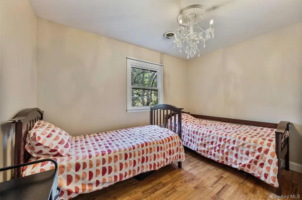 15 Fairway Oval Spring Valley NY 10977