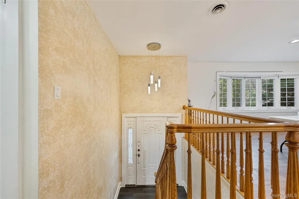 15 Fairway Oval Spring Valley NY 10977