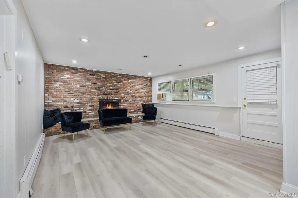 15 Fairway Oval Spring Valley NY 10977
