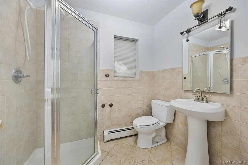 15 Fairway Oval Spring Valley NY 10977