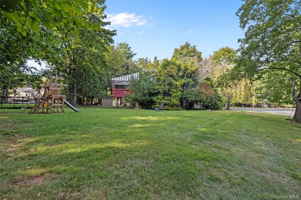 15 Fairway Oval Spring Valley NY 10977