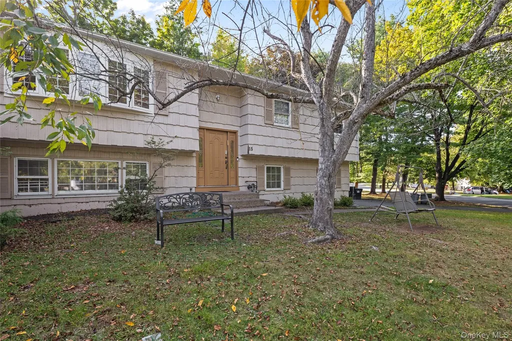 15 Fairway Oval Spring Valley NY 10977