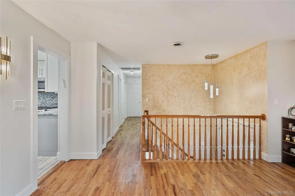 15 Fairway Oval Spring Valley NY 10977
