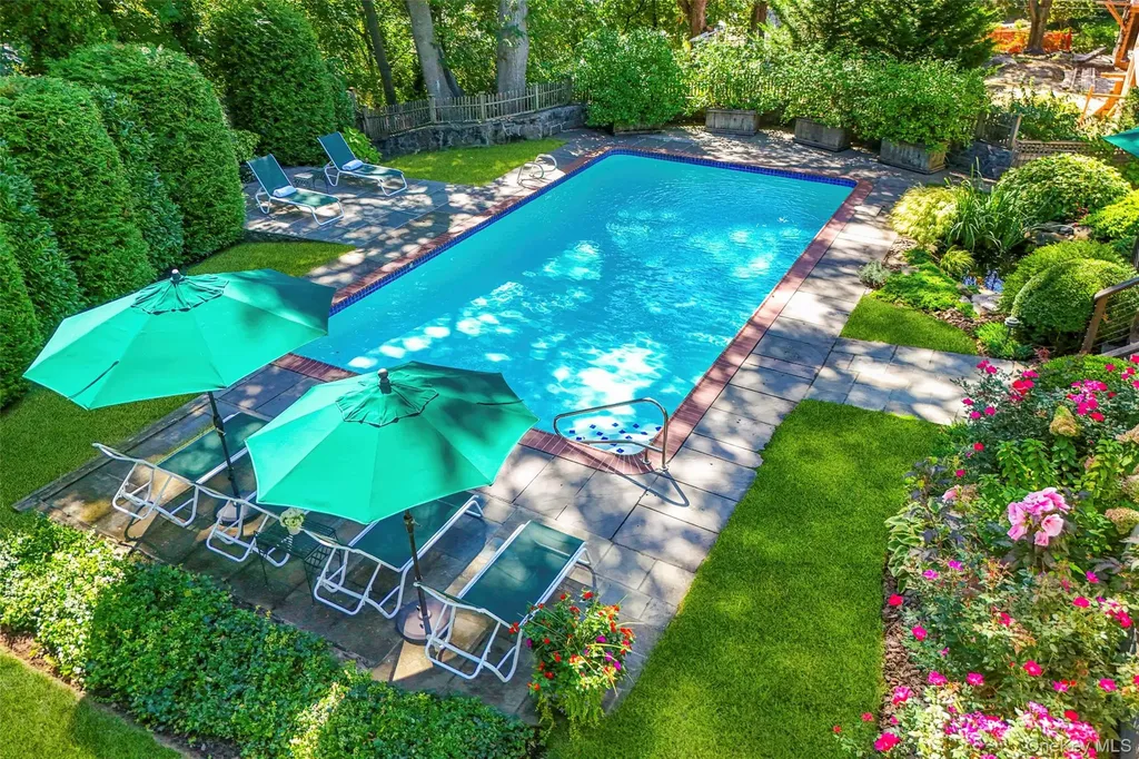 4 Highridge Road Larchmont NY 10538