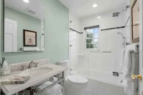 4 Highridge Road Larchmont NY 10538