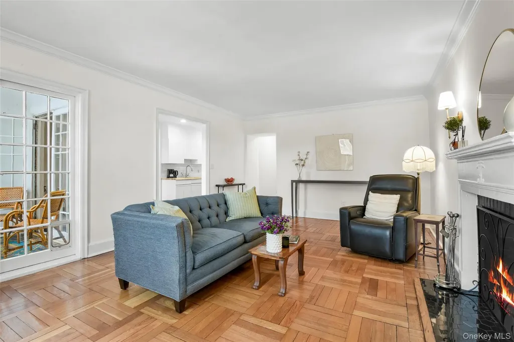910 Stuart Avenue Mamaroneck NY 10543
