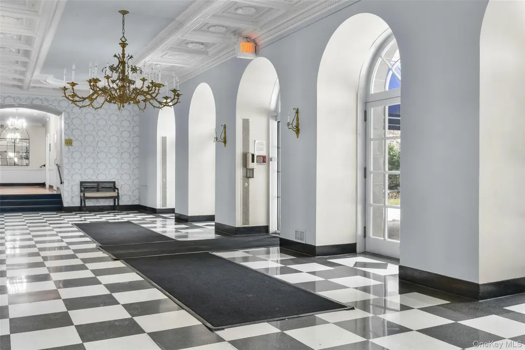 910 Stuart Avenue Mamaroneck NY 10543