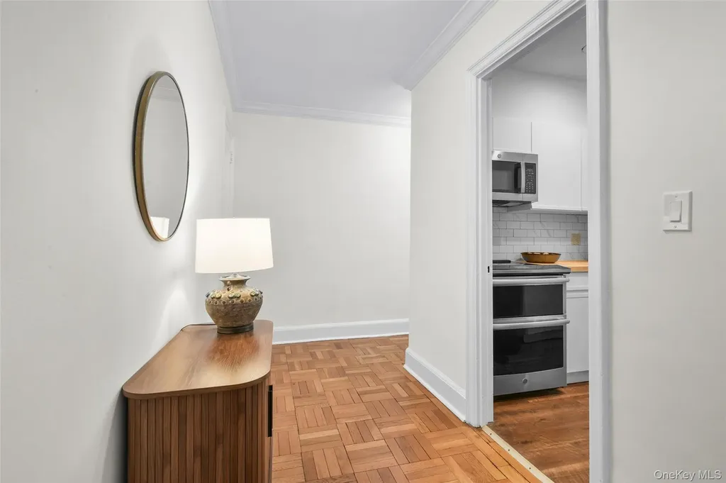 910 Stuart Avenue Mamaroneck NY 10543