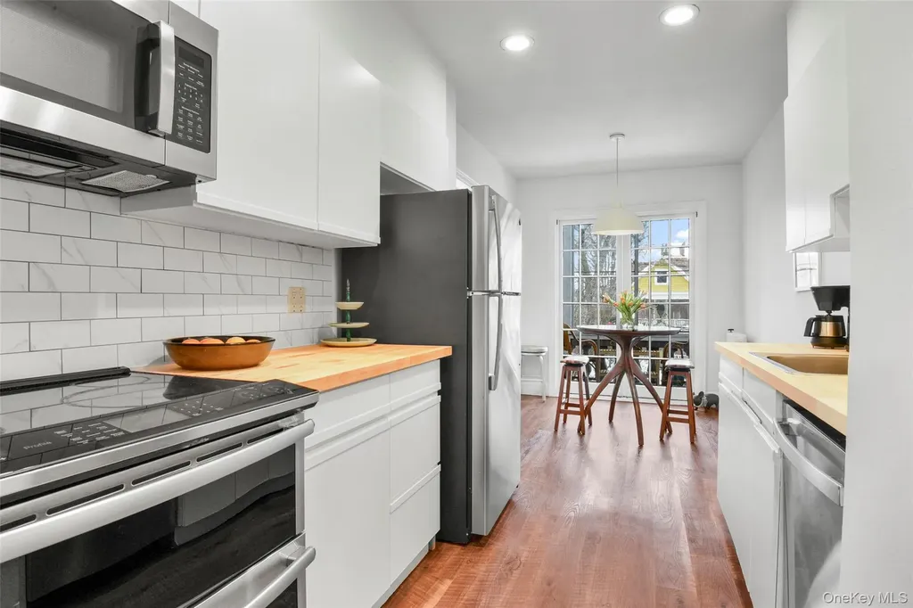 910 Stuart Avenue Mamaroneck NY 10543
