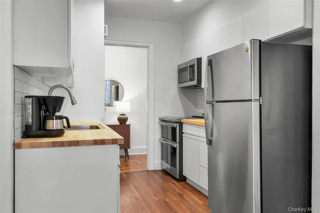 910 Stuart Avenue Mamaroneck NY 10543